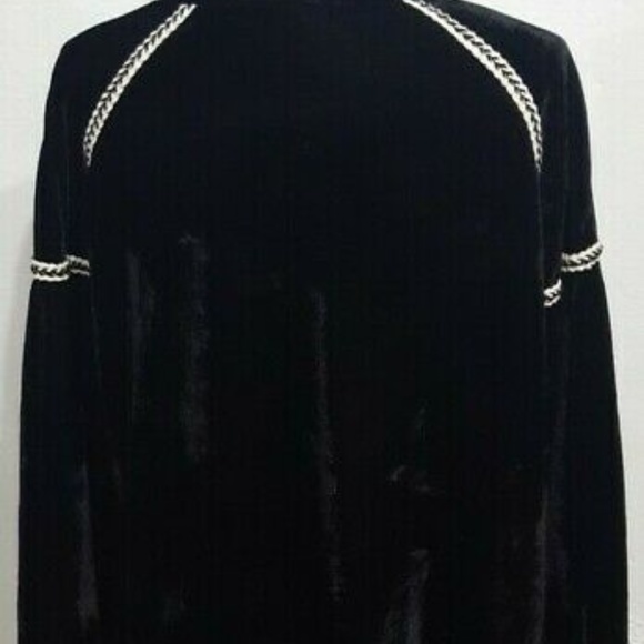 Elodie Black Red Floral Embroidered Velvet Jacket - Picture 4 of 5